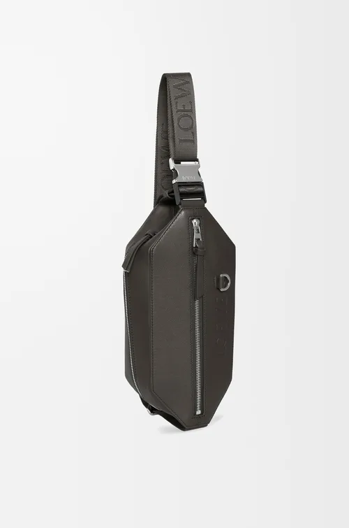 LOEWE Convertible sling in classic calfskin — manufacturer gallery
