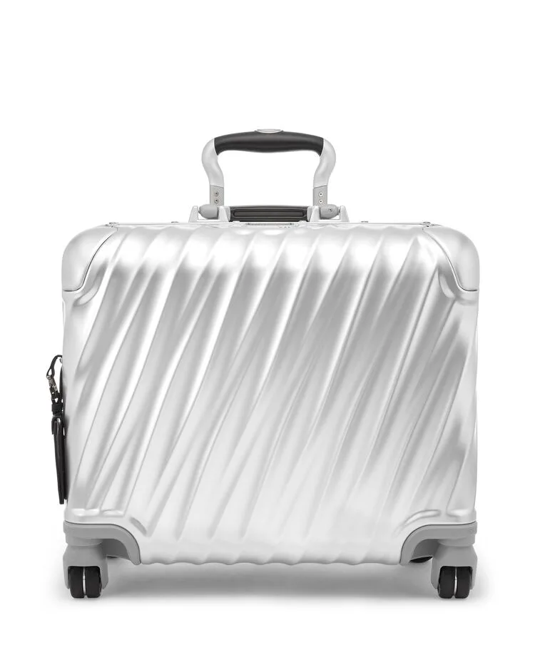TUMI 19 DEGREE ALUMINUM コンパクト・キャリーオン — manufacturer gallery