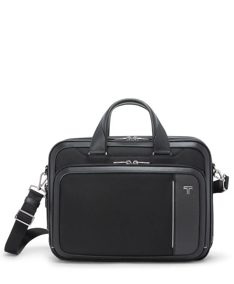 TUMI ARRIVÉ「サドラー」ラージ・ブリーフ — manufacturer gallery